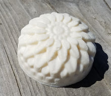 Load image into Gallery viewer, Gardenia Soap